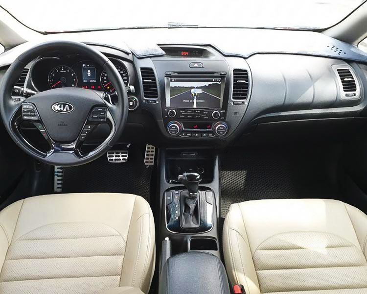 Kia Cerato   2.0 AT  2018 - Bán Kia Cerato 2.0 AT năm 2018, màu đỏ còn mới