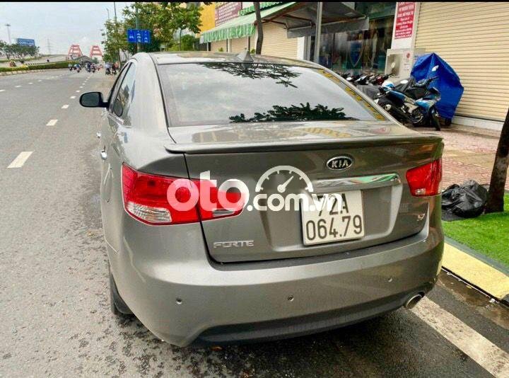 Kia Forte 1.6AT  2013 - Bán Kia Forte 1.6AT sản xuất năm 2013 còn mới giá cạnh tranh