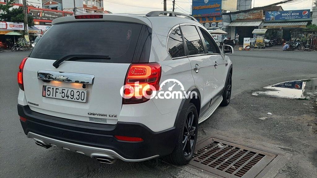 Chevrolet Captiva   LTZ 2.4AT 2015 - Bán xe Chevrolet Captiva LTZ 2.4AT sản xuất năm 2015