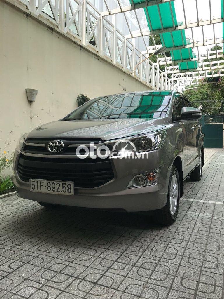 Toyota Innova 2018 - Bán Toyota Innova năm 2018, màu xám, nhập khẩu nguyên chiếc, giá tốt