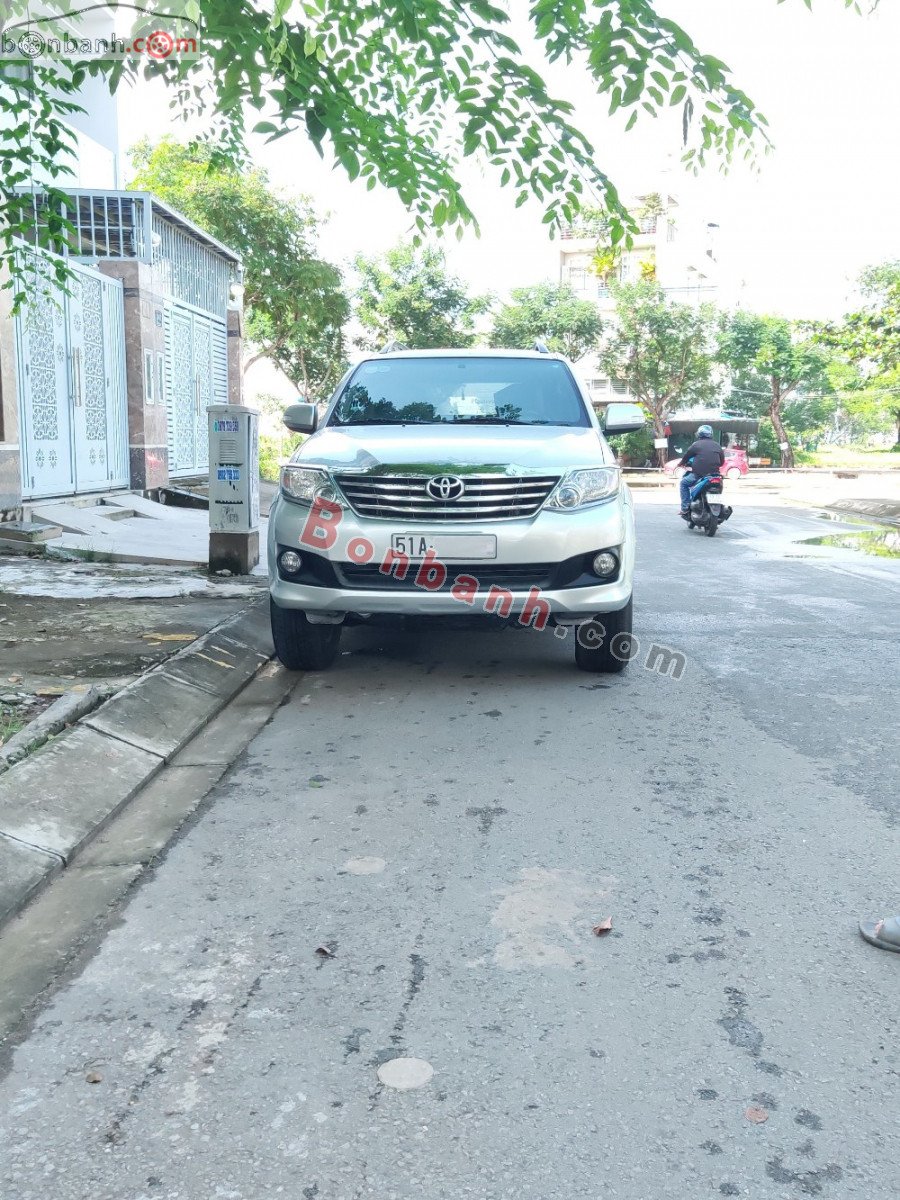 Toyota Fortuner   2.7V 4x2 AT  2014 - Bán Toyota Fortuner 2.7V 4x2 AT 2014, màu bạc