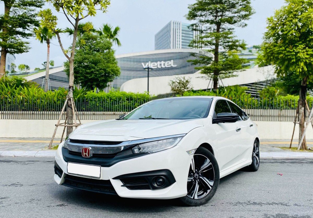 Honda Civic   1.5L Vtec Turbo  2016 - Bán Honda Civic 1.5L Vtec Turbo sản xuất năm 2016, màu trắng, nhập khẩu nguyên chiếc