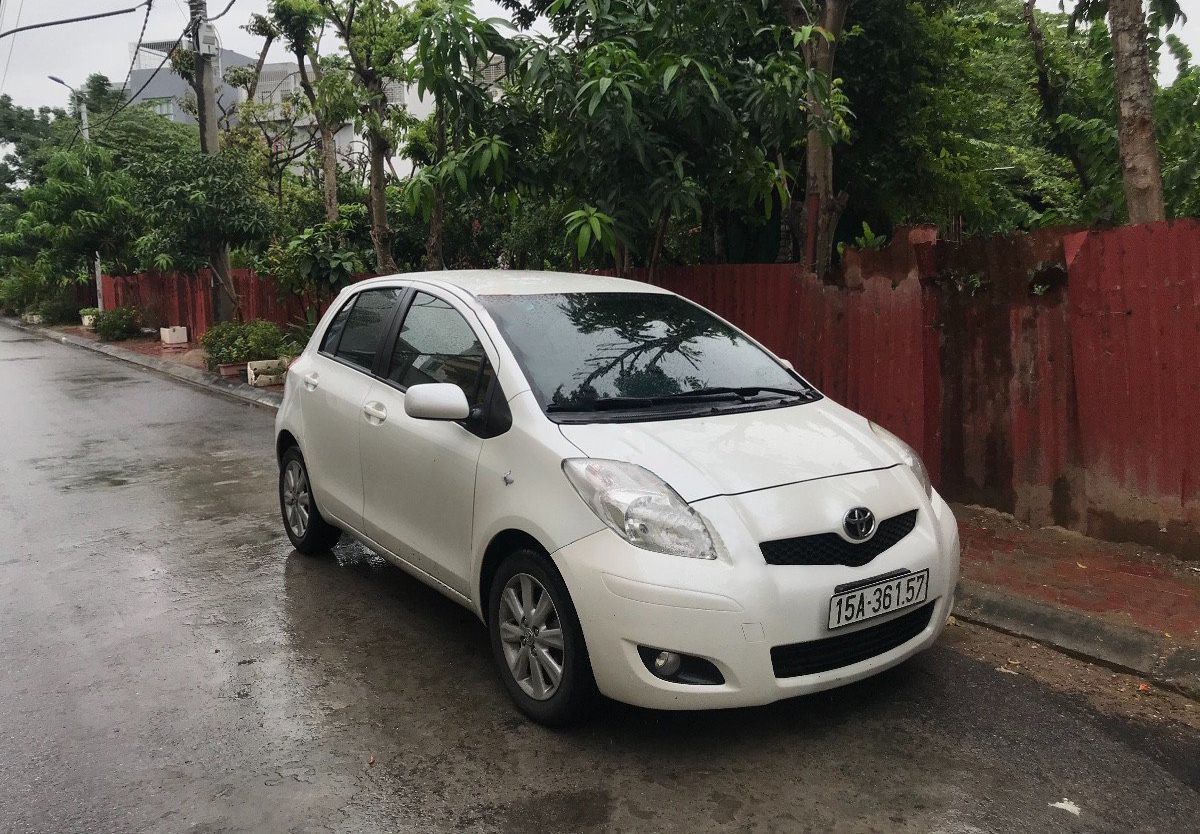 Toyota Yaris   1.3  2011 - Bán ô tô Toyota Yaris 1.3 2011, màu trắng, nhập khẩu, giá tốt