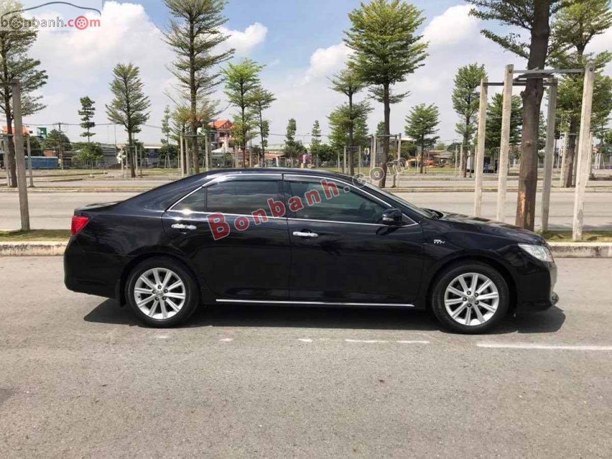 Toyota Camry   2.5G  2014 - Cần bán gấp Toyota Camry 2.5G đời 2014, màu đen