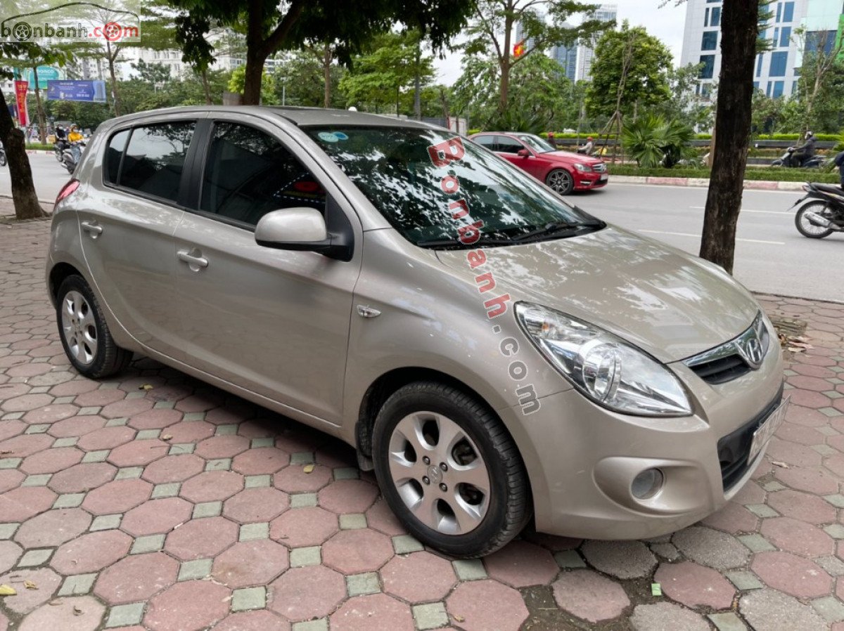 Hyundai i20 2010 - Bán Hyundai i20 năm sản xuất 2010, màu vàng, nhập khẩu còn mới, 288 triệu