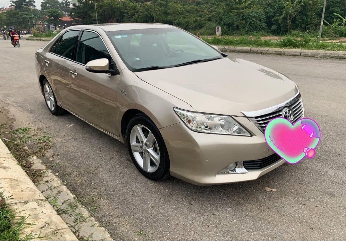 Toyota Camry   2.5Q  2013 - Bán Toyota Camry 2.5Q năm 2013, 692 triệu