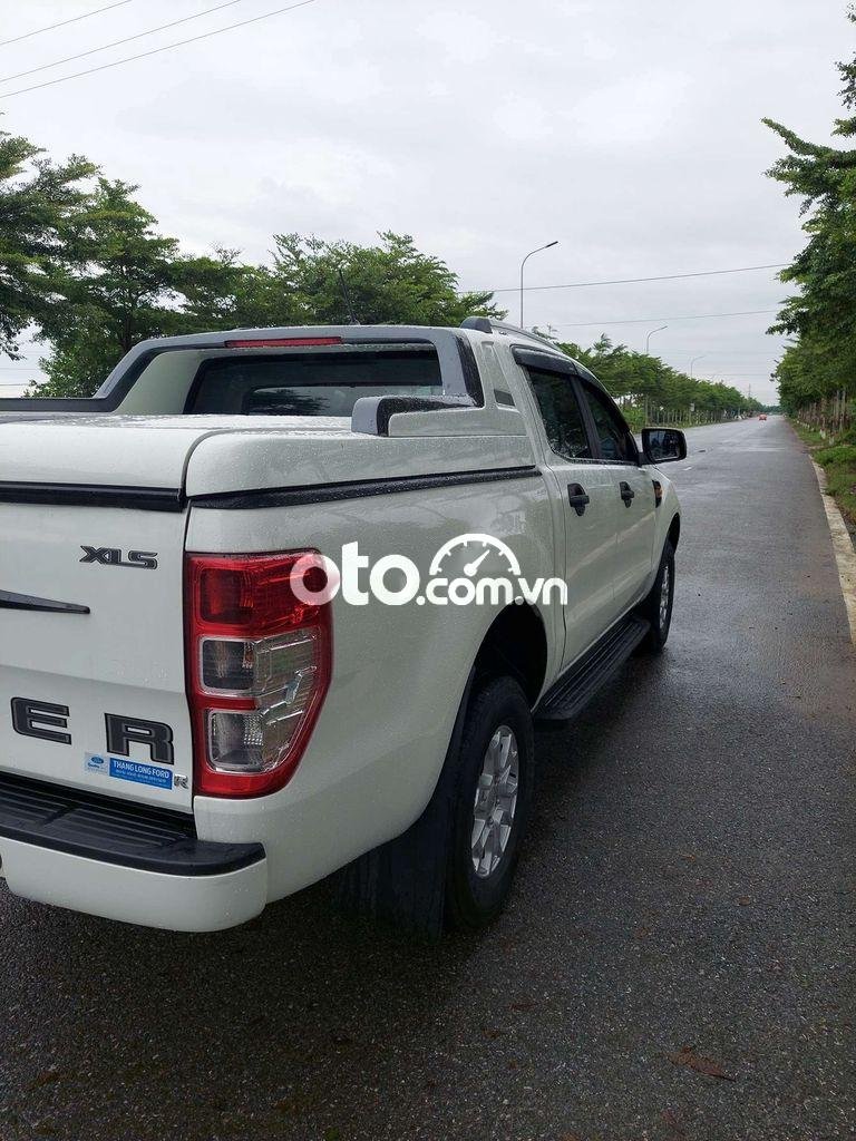 Ford Ranger  AT  2018 - Cần bán lại xe Ford Ranger AT sản xuất 2018, màu trắng, xe nhập như mới, giá 608tr