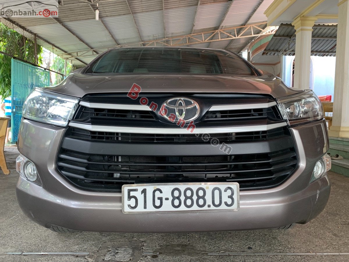 Toyota Innova   2.0E  2019 - Cần bán gấp Toyota Innova 2.0E 2019, màu bạc, giá tốt