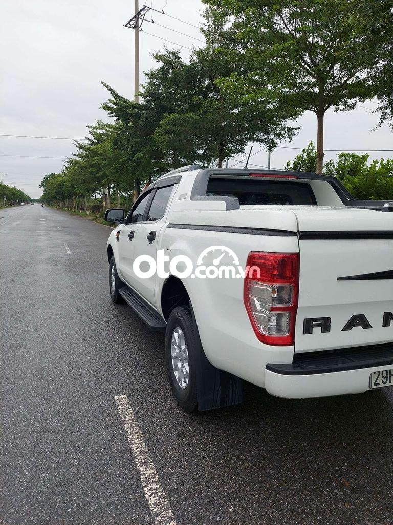 Ford Ranger  AT  2018 - Cần bán lại xe Ford Ranger AT sản xuất 2018, màu trắng, xe nhập như mới, giá 608tr