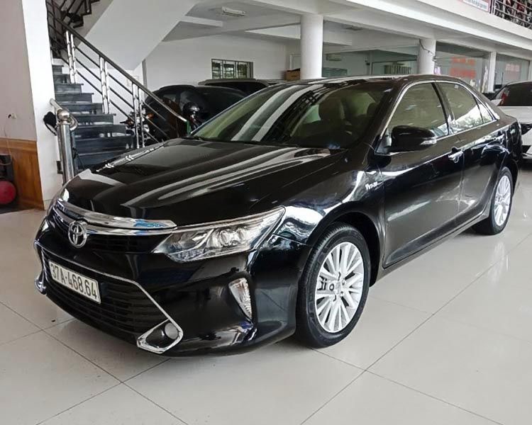 Toyota Camry   2.0E  2018 - Bán xe Toyota Camry 2.0E đời 2018, màu đen còn mới, giá 815tr