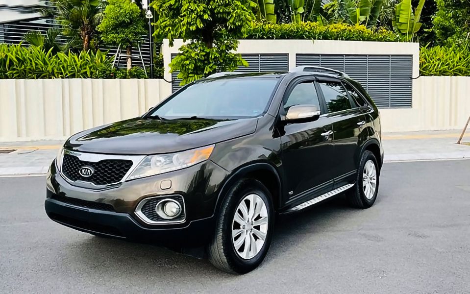 Kia Sorento   GAT 2.4L 4WD  2014 - Cần bán Kia Sorento GAT 2.4L 4WD đời 2014, màu nâu, giá 615tr