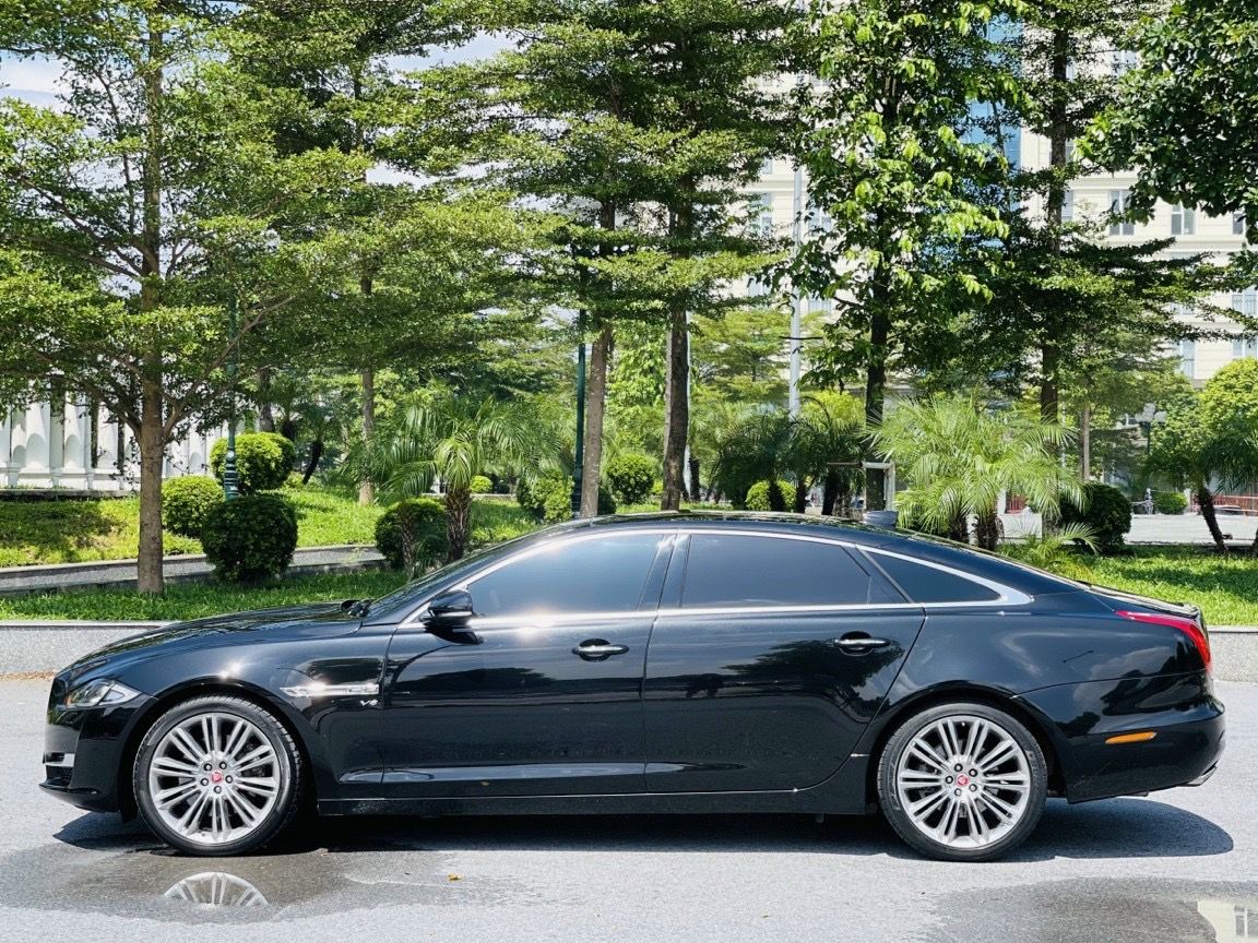 Jaguar XJL 2016 - Jaguar XJL 3.0 model 2017, màu đen, xe nhập