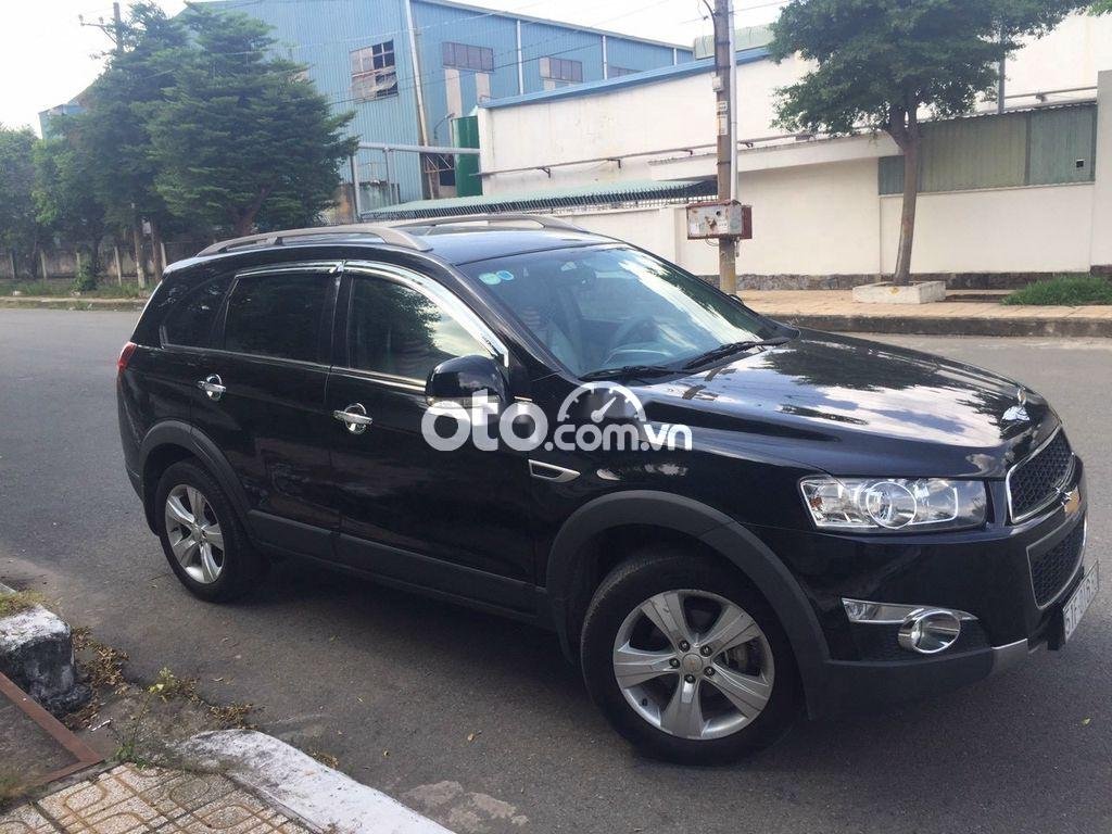 Chevrolet Captiva 2011 - Xe Chevrolet Captiva năm 2011, màu đen  