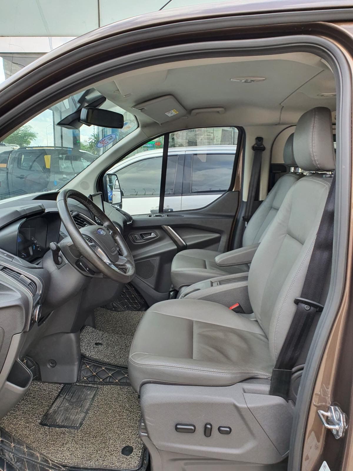 Ford Tourneo Titanium 2019 - Bán Ford Tourneo Titanium năm 2019