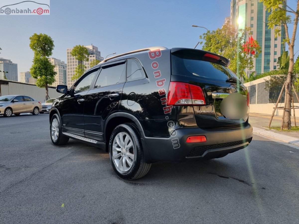 Kia Sorento 2011 - Cần bán lại xe Kia Sorento năm 2011, màu đen  