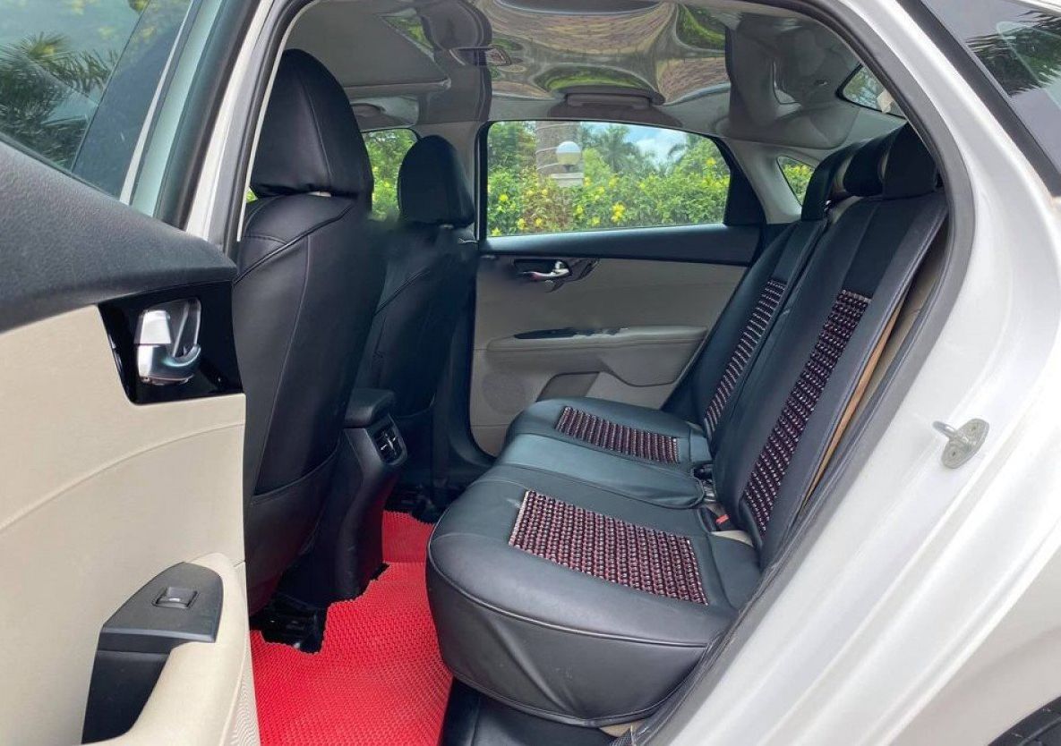 Kia Cerato   1.6 AT Luxury  2019 - Bán Kia Cerato 1.6 AT Luxury đời 2019, màu trắng, giá chỉ 543 triệu