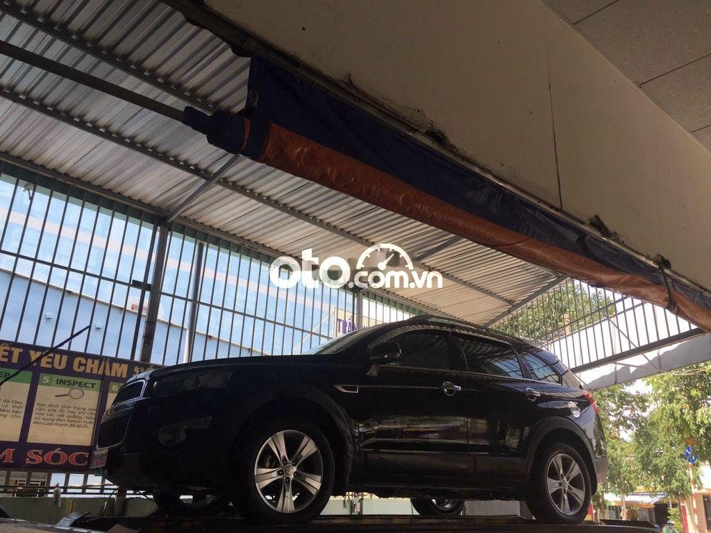 Chevrolet Captiva 2011 - Xe Chevrolet Captiva năm 2011, màu đen  