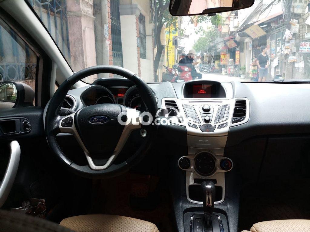 Ford Fiesta 2011 - Cần bán gấp Ford Fiesta sản xuất năm 2011 còn mới, 272 triệu