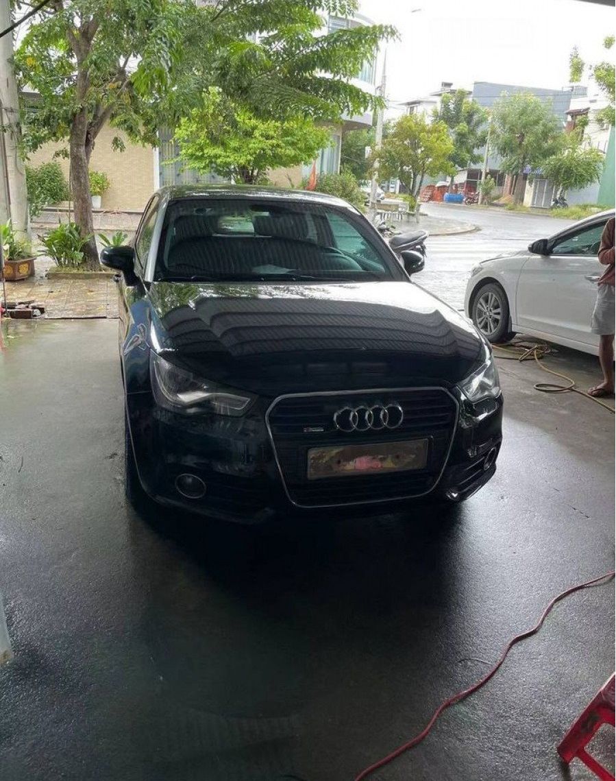 Audi A1    2010 - Xe Audi A1 2010, màu đen, xe nhập còn mới, 398tr