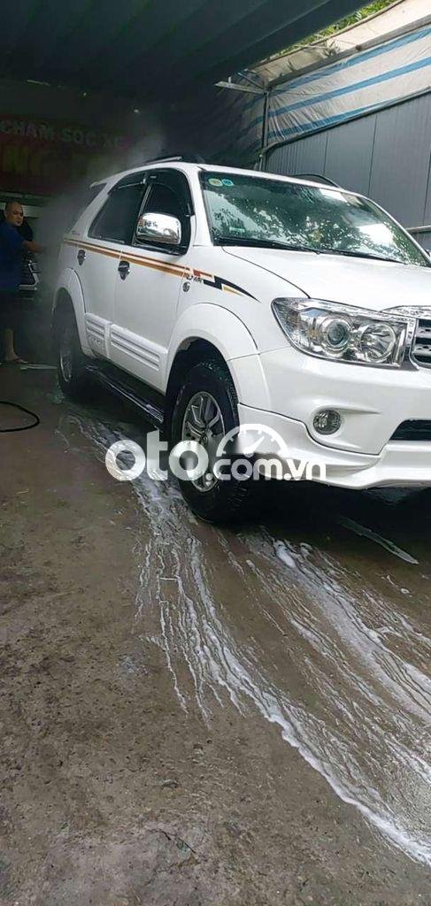 Toyota Fortuner 2012 - Bán xe Toyota Fortuner sản xuất 2012, màu trắng còn mới