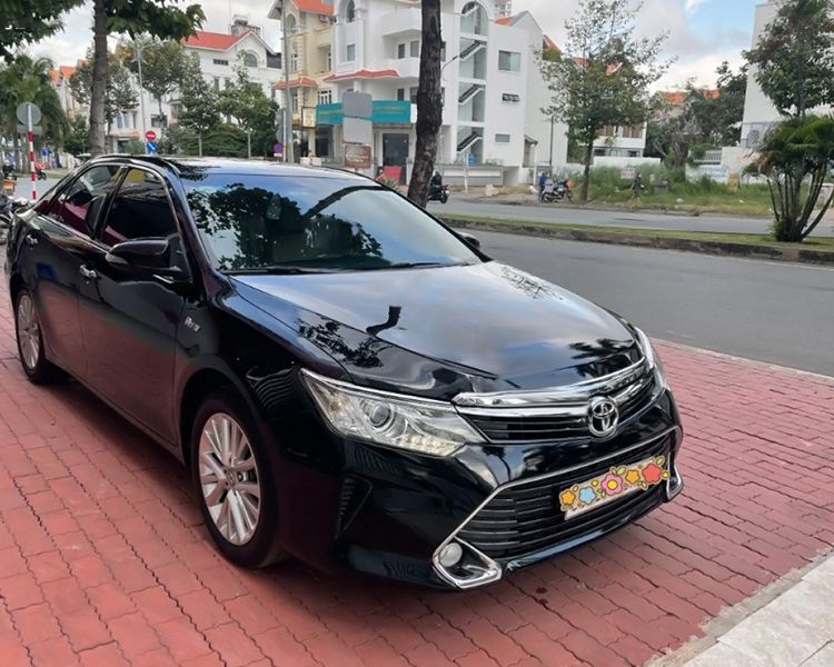 Toyota Camry   2.0E  2017 - Cần bán Toyota Camry 2.0E sản xuất năm 2017, màu đen còn mới