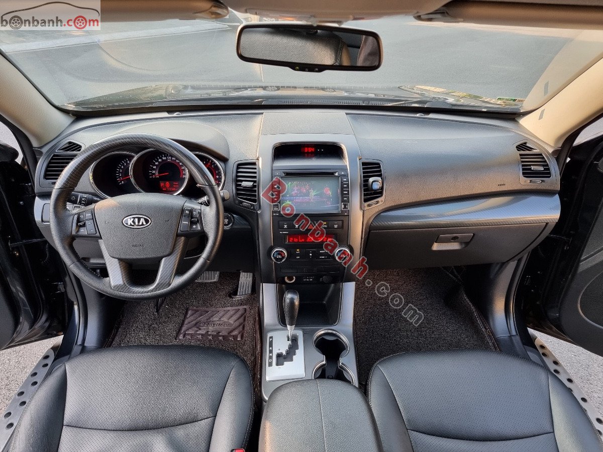 Kia Sorento 2011 - Cần bán lại xe Kia Sorento năm 2011, màu đen  