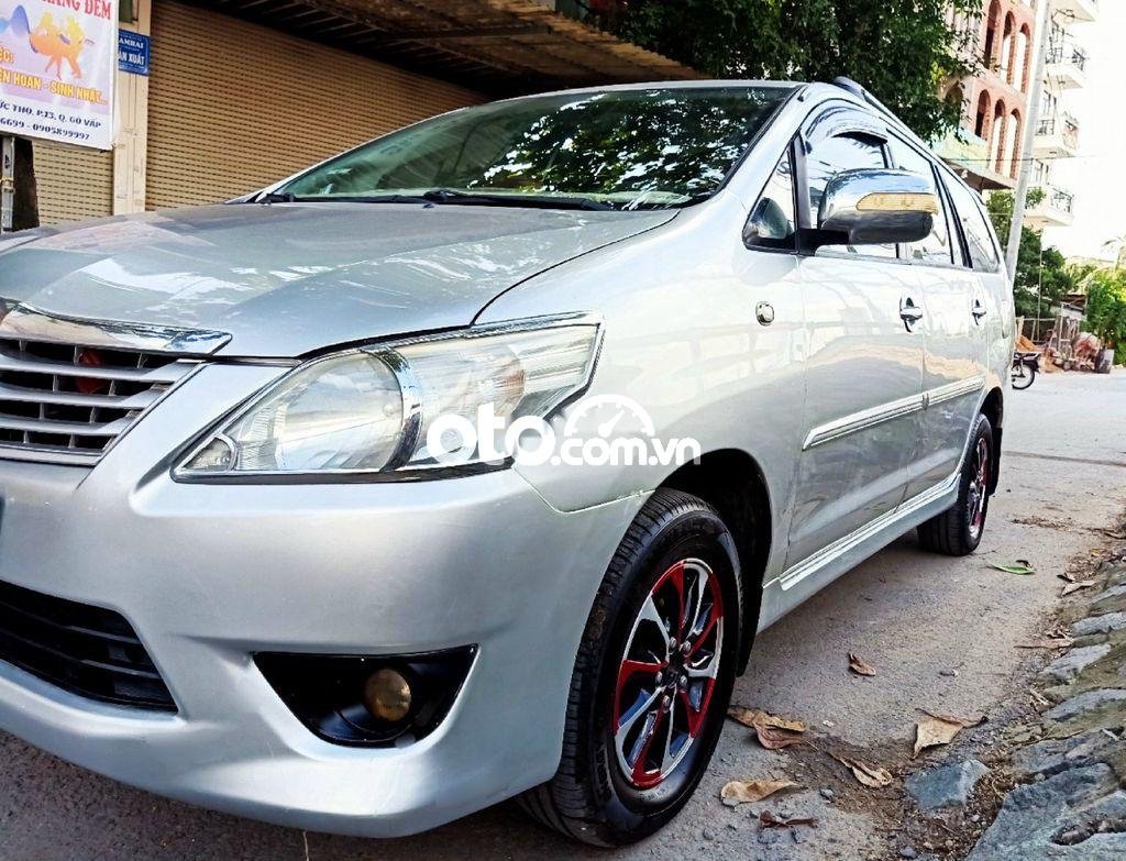 Toyota Innova     2013 - Bán Toyota Innova đời 2013, màu bạc, xe nhập xe gia đình, 328 triệu