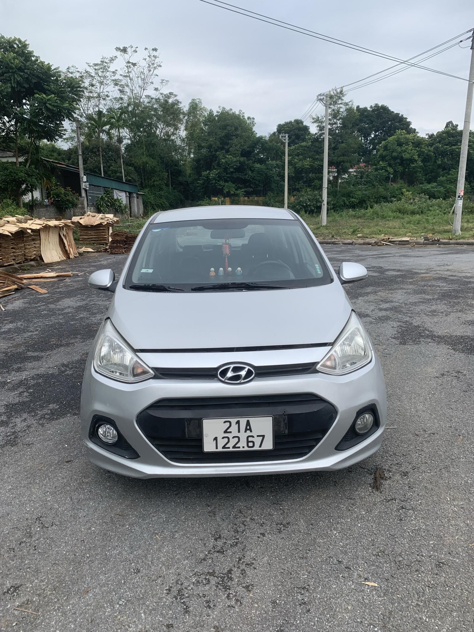 Hyundai Grand i10 2014 - Cần bán gấp Hyundai Grand i10 năm 2014 chính chủ, giá tốt 215tr