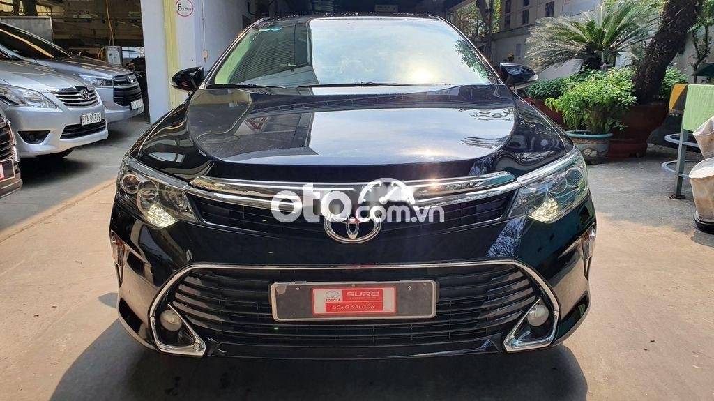 Toyota Camry 2019 - Bán ô tô Toyota Camry năm 2019, màu đen còn mới