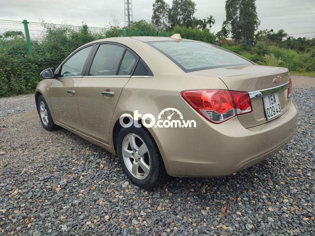 Chevrolet Cruze 2011 - Cần bán gấp Chevrolet Cruze sản xuất 2011