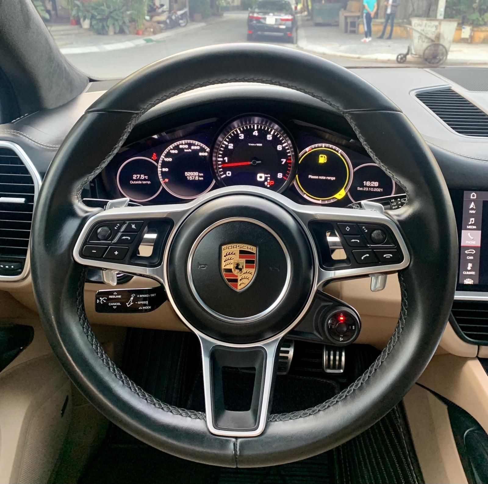 Porsche Cayenne 2019 - Màu nâu, nội thất kem