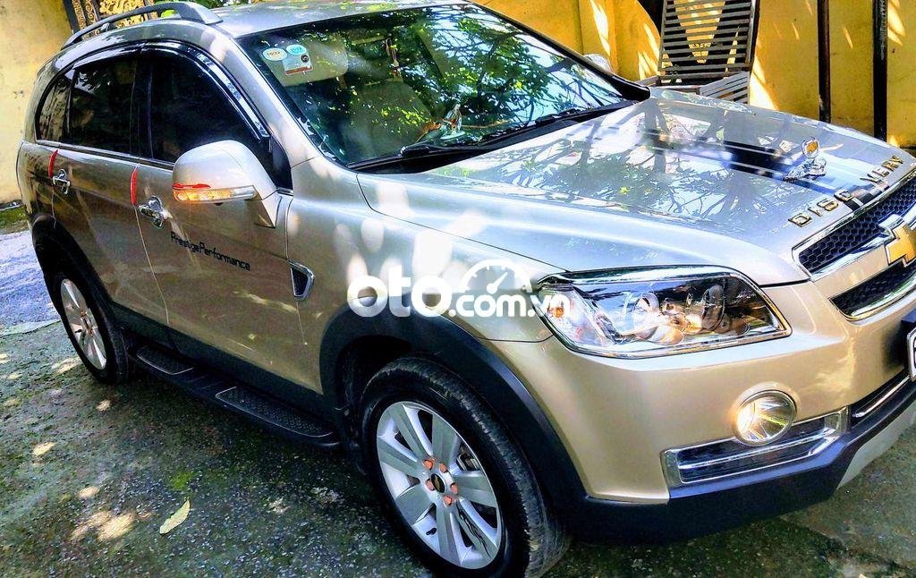 Chevrolet Captiva 2011 - Cần bán Chevrolet Captiva năm sản xuất 2011, màu bạc