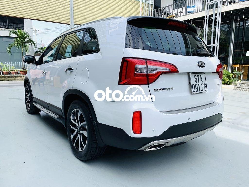 Kia Sorento  2.2 DATH 2018 - Cần bán Kia Sorento 2.2 DATH 2018, màu trắng