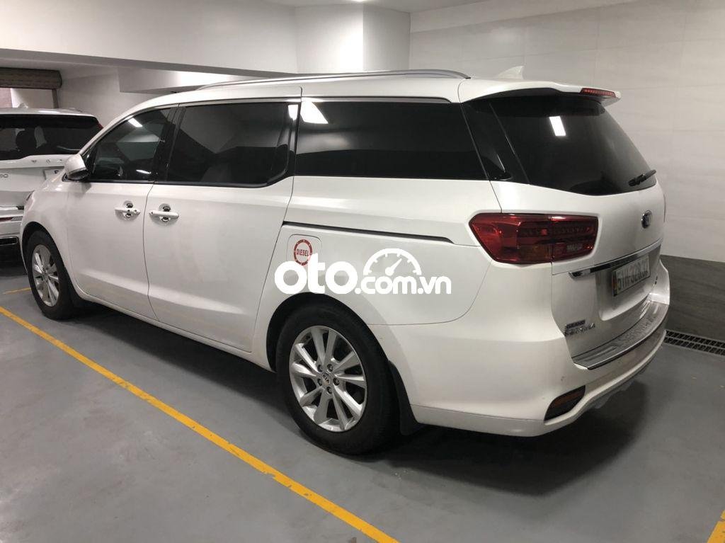 Kia Sedona 2020 - Cần bán lại xe Kia Sedona 2020, màu trắng chính chủ