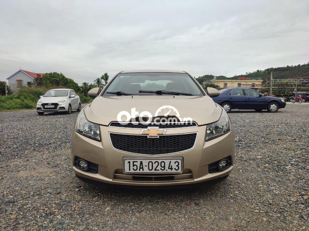 Chevrolet Cruze 2011 - Cần bán gấp Chevrolet Cruze sản xuất 2011