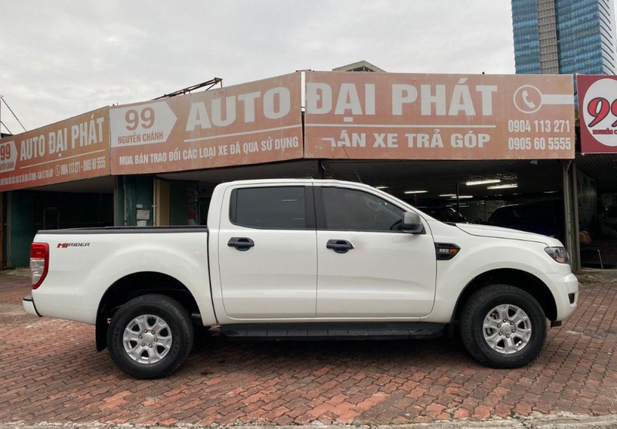 Ford Ranger   2.2AT 2017 - Cần bán lại xe Ford Ranger 2.2AT sản xuất 2017, màu trắng, xe nhập