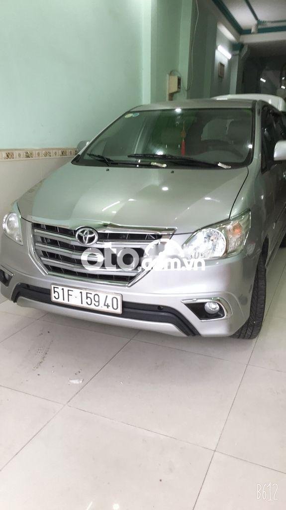 Toyota Innova 2015 - Cần bán Toyota Innova sản xuất năm 2015, màu bạc còn mới, 375tr