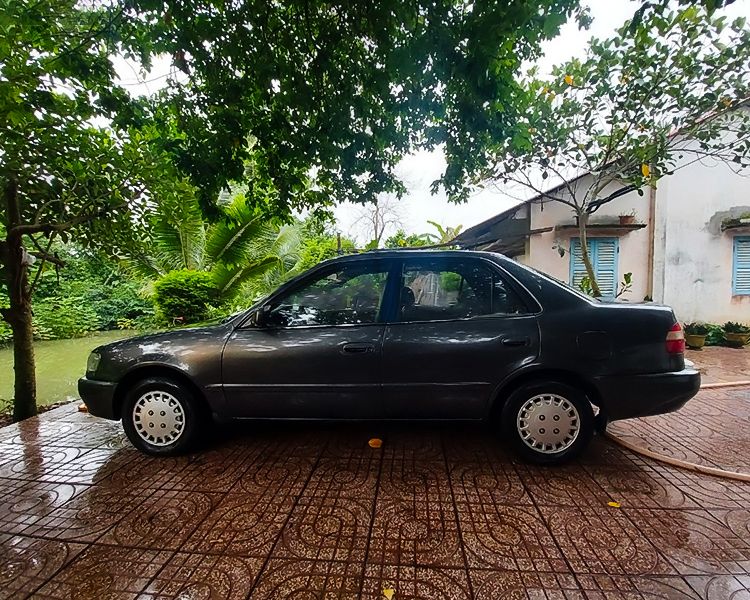 Toyota Corolla 1997 - Bán Toyota Corolla đời 1997, màu xám