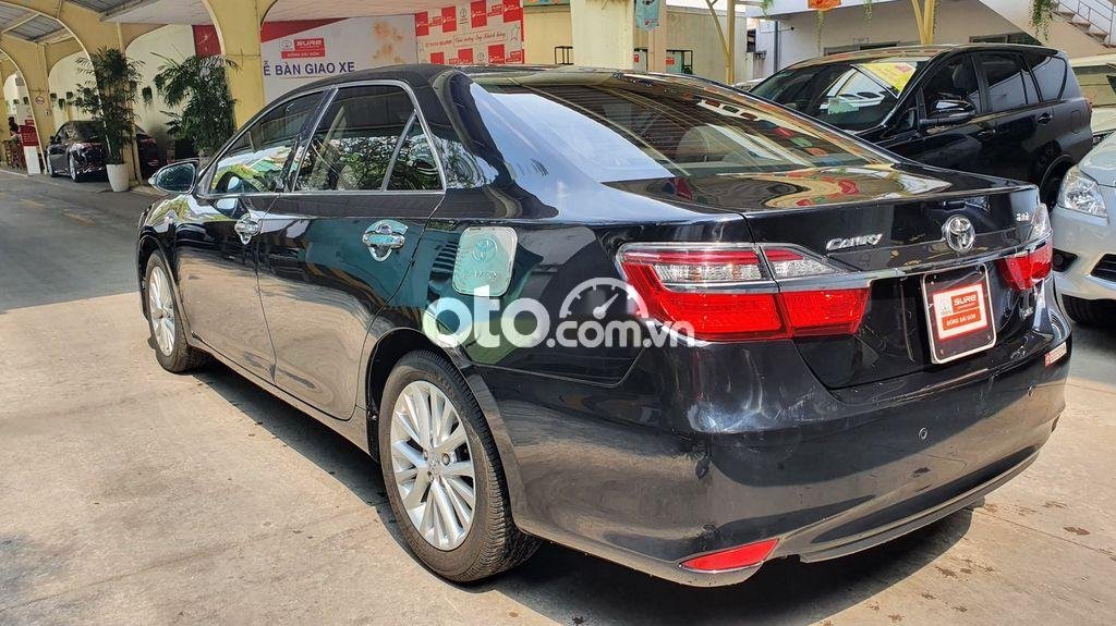 Toyota Camry 2019 - Bán ô tô Toyota Camry năm 2019, màu đen còn mới