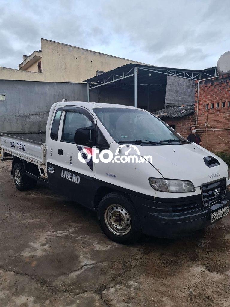 Hyundai Libero     2001 - Xe Hyundai Libero đời 2001, màu trắng, xe nhập