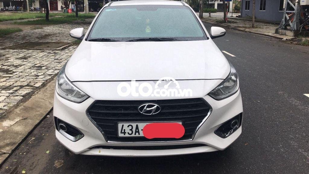 Hyundai Accent     2018 - Cần bán gấp Hyundai Accent năm 2018, màu trắng còn mới, giá 345tr