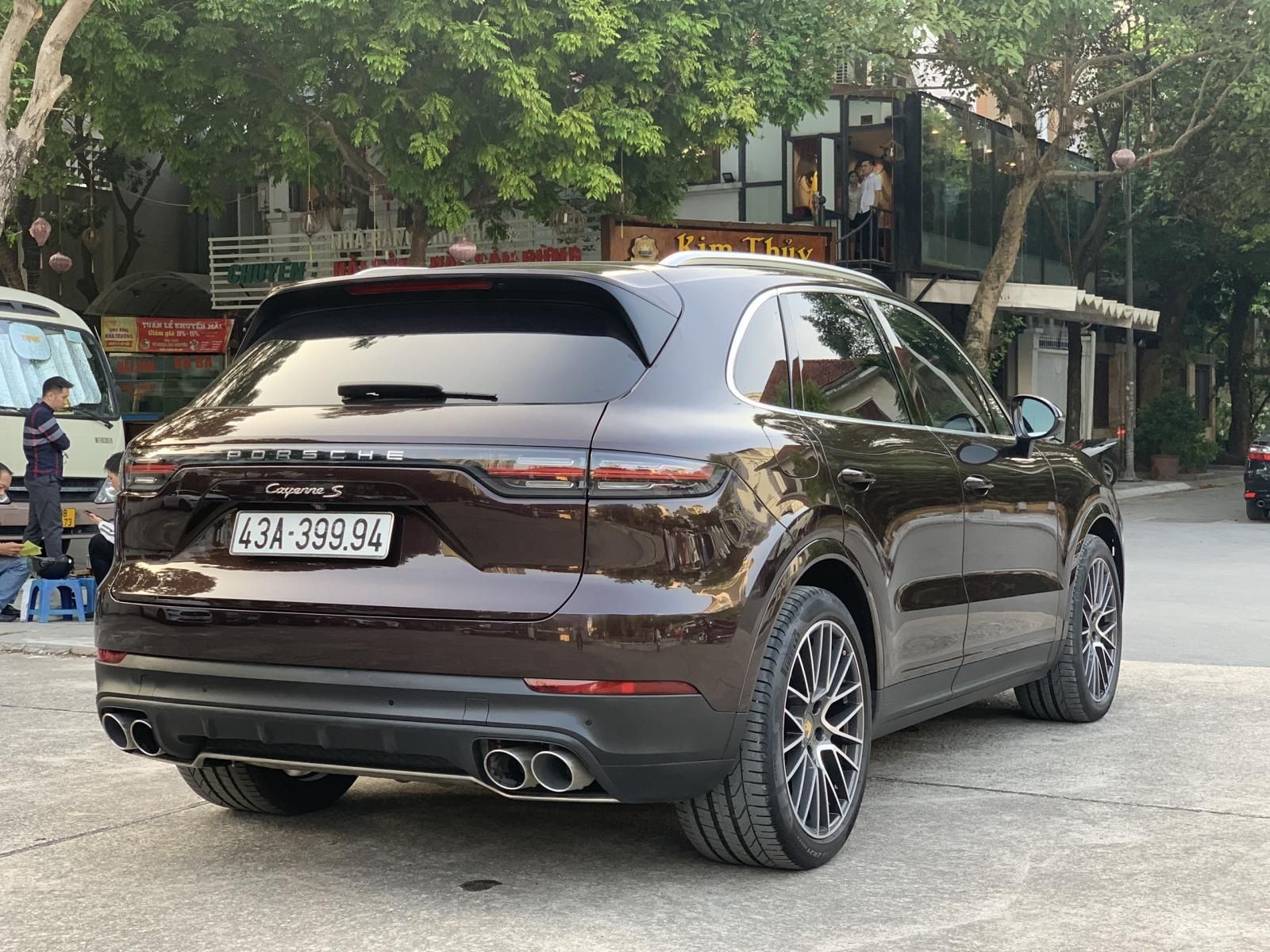 Porsche Cayenne 2019 - Màu nâu, nội thất kem