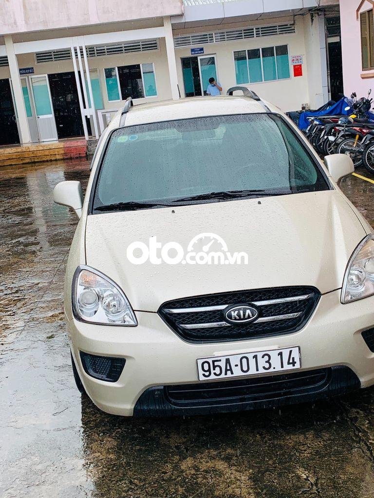 Kia Carens 2010 - Cần bán Kia Carens 2010, màu kem (be) còn mới