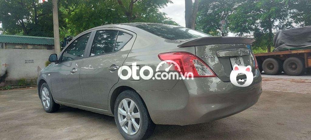 Nissan Sunny 2013 - Bán xe Nissan Sunny sản xuất năm 2013, màu xám như mới