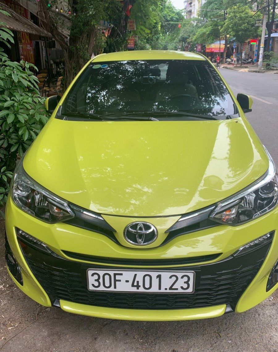 Toyota Yaris 2019 - Cần bán Toyota Yaris sản xuất 2019, màu vàng, nhập khẩu nguyên chiếc