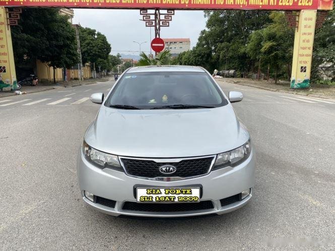 Kia Forte SLi 2009 - Cần bán xe Kia Forte SLi sản xuất 2009, màu bạc còn mới