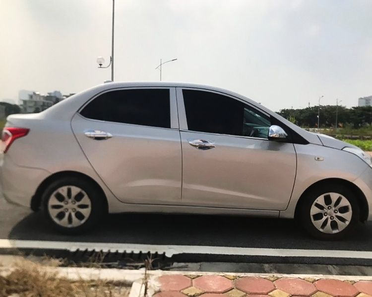 Hyundai Grand i10 1.2 MT Base 2016 - Bán Hyundai Grand i10 1.2 MT Base 2016, màu bạc, xe nhập, giá chỉ 235 triệu