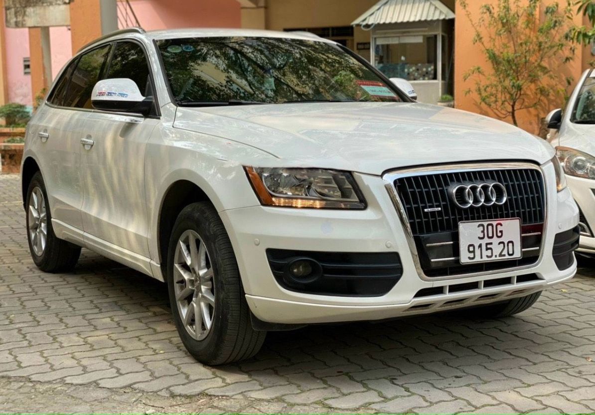 Audi Q5 2011 - Bán Audi Q5 đời 2011, màu trắng, nhập khẩu nguyên chiếc còn mới