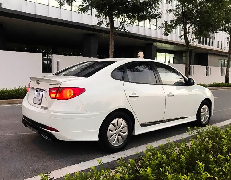 Hyundai Avante   MT 2015 - Bán ô tô Hyundai Avante MT đời 2015, màu trắng 