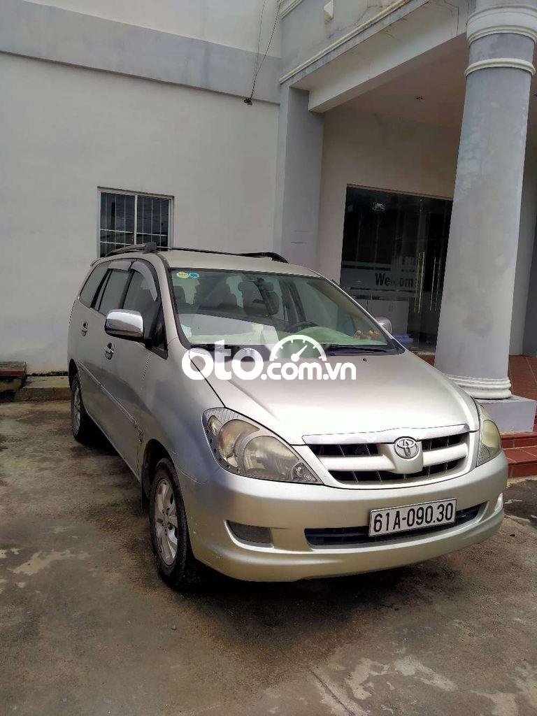 Toyota Innova 2006 - Cần bán Toyota Innova đời 2006, màu bạc, xe nhập xe gia đình, giá 245tr